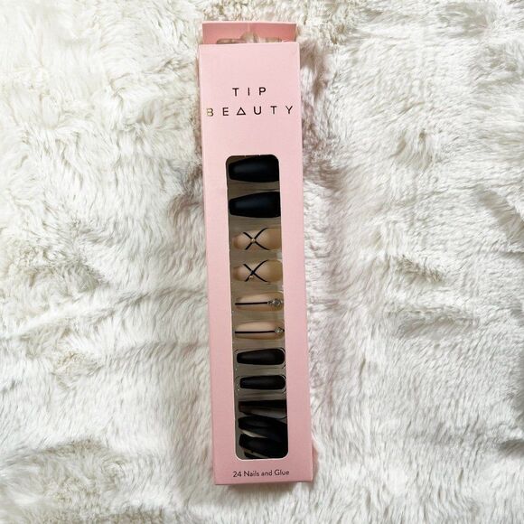 Tip Beauty Matte Grey Coffin With Stripe‎ And Criss Cross Nude Accent Nails - Picture 2 of 4